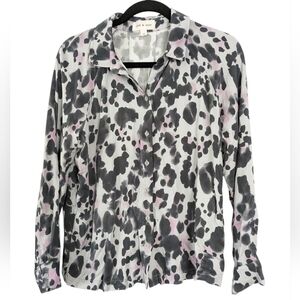 Cloth & Stone Top M Gray Black Silky‎ Animal Print Button-Front Shirt Pink